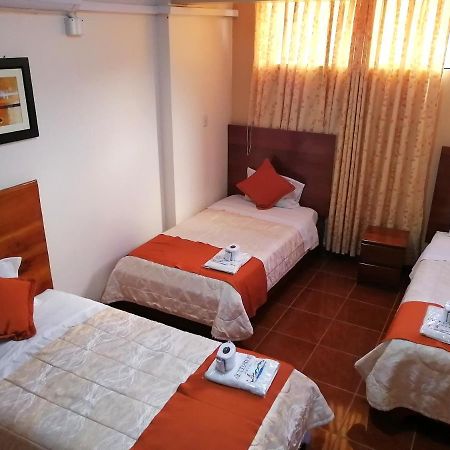 Victtorios Hotel Satipo Exterior photo