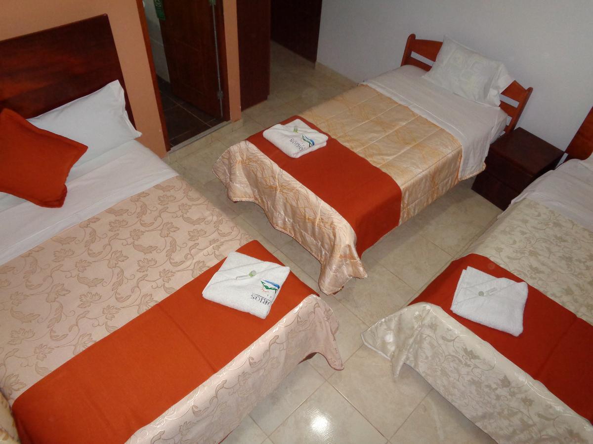 Victtorios Hotel Satipo Exterior photo